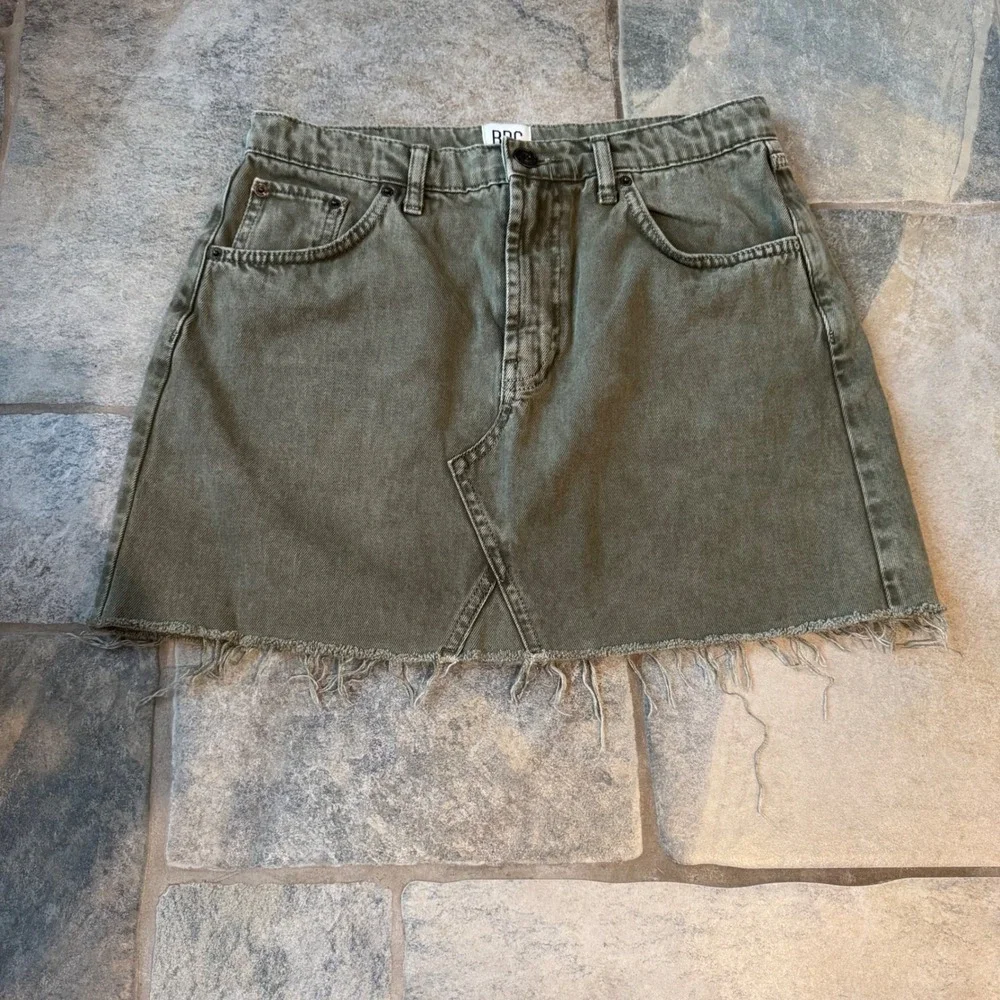 Urban Outfitters BDG Austin Olive Green Notched‎ Denim Mini Skirt Size Large